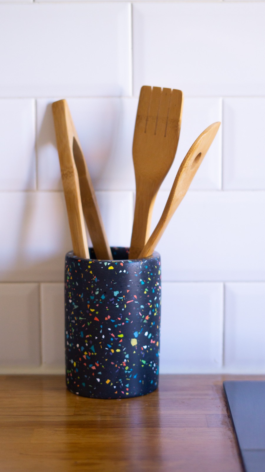 Kitchen utensil holder